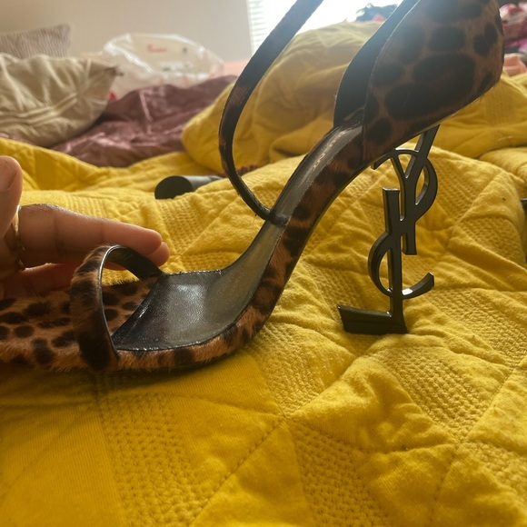 In excellent condition and I just don’t have no wear to wear them to - Picture 1 of 8